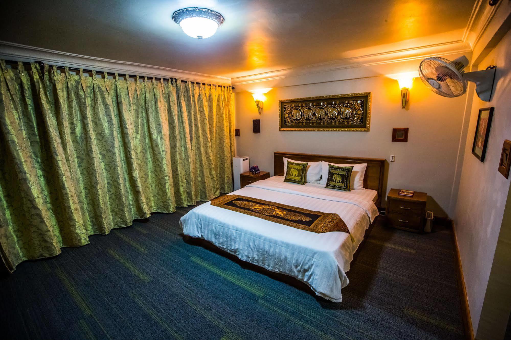 Domrai Boutique Hotel 시아누크빌 외부 사진