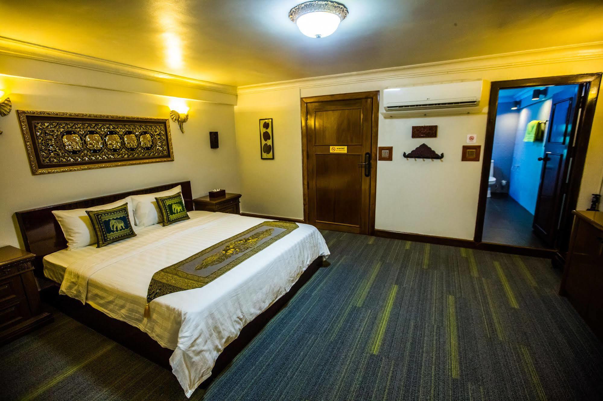 Domrai Boutique Hotel 시아누크빌 외부 사진